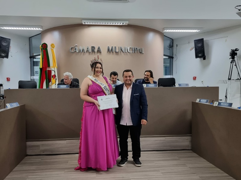 Miss Curvy Worldwide 2023 Clarice Santos Rech recebe Moção de